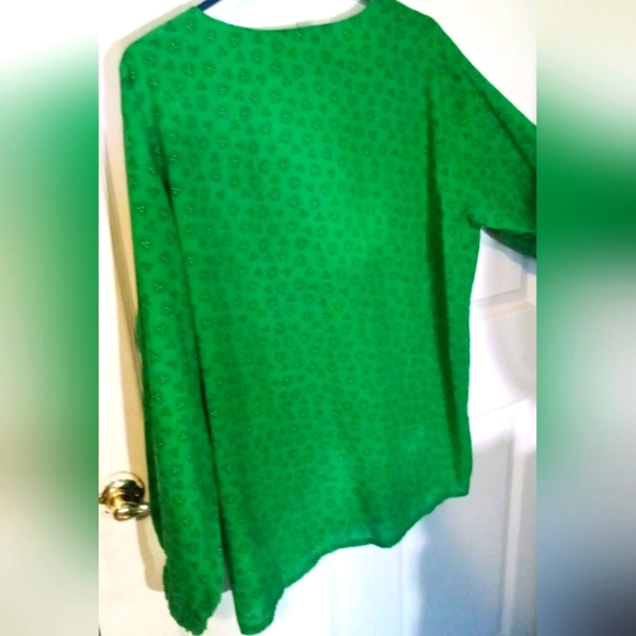 Green Button-Up Scrub - Picture 4 of 5